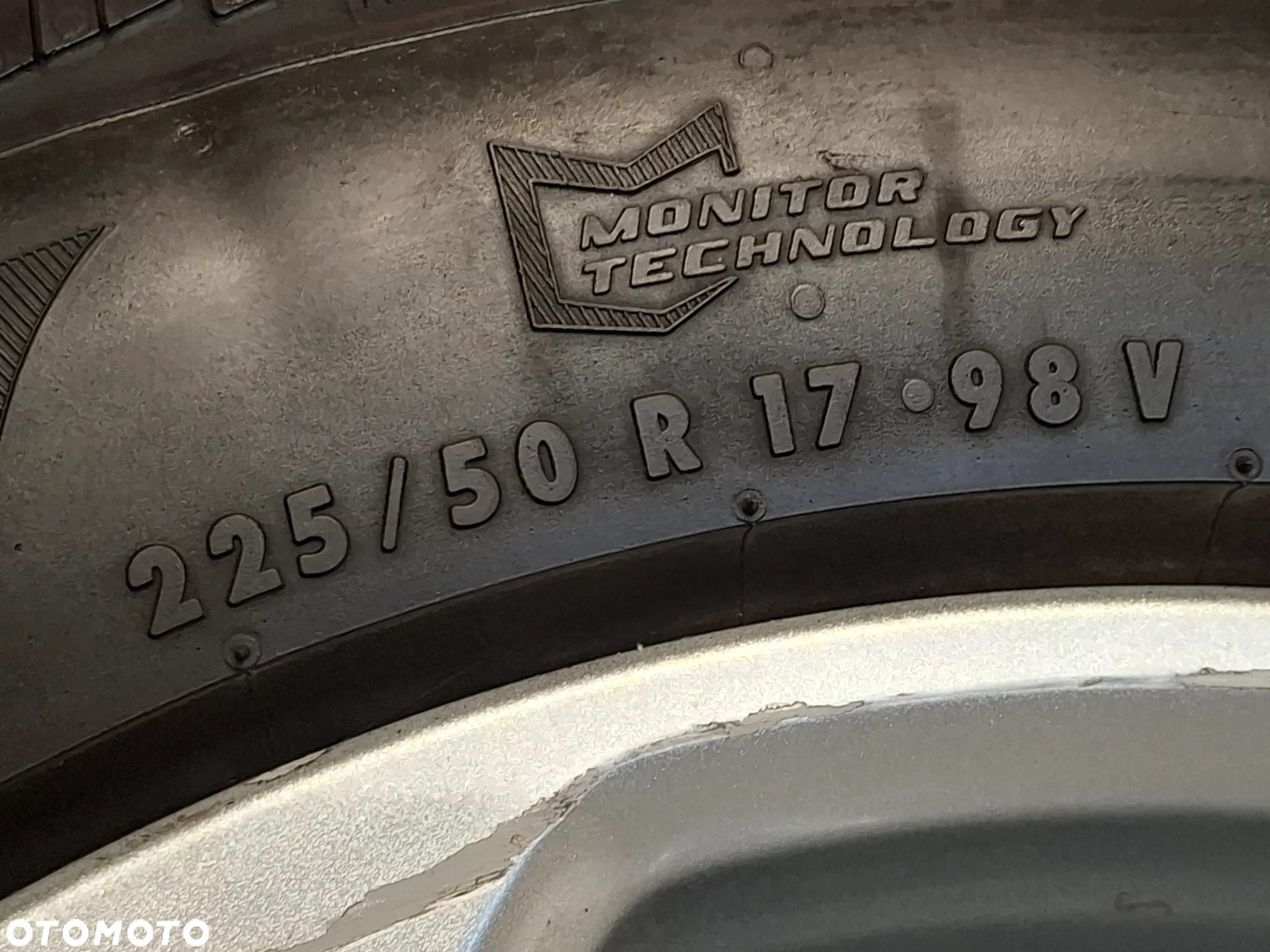 Komplet felgi alufelgi koła Ford Mondeo MK5 Fusion oryginalne nr DS7C1007L3A rok 2013 rozmiar 17 cali rozmiar opony 225/50/R17 93V grubość bieżnika 4x5mm general altimax rt43 jedna opona ma inny bieżnik - 7