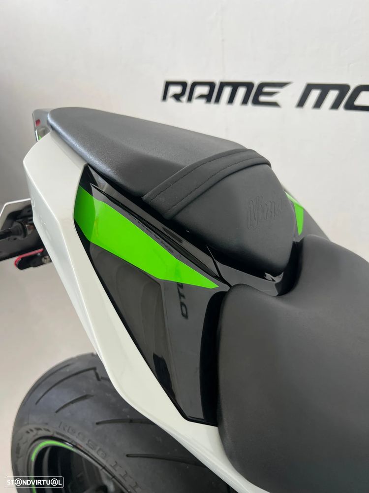 Kawasaki Ninja ZX10R - 12