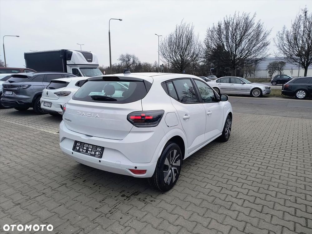 Dacia Sandero - 5