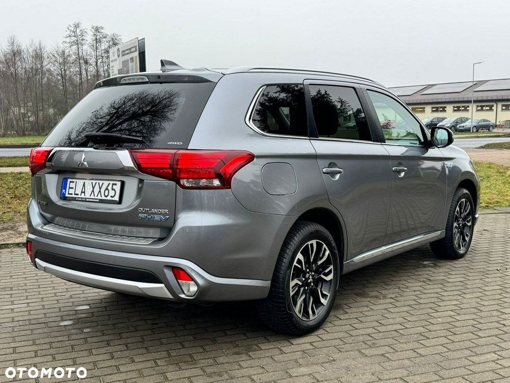 Mitsubishi Outlander - 18