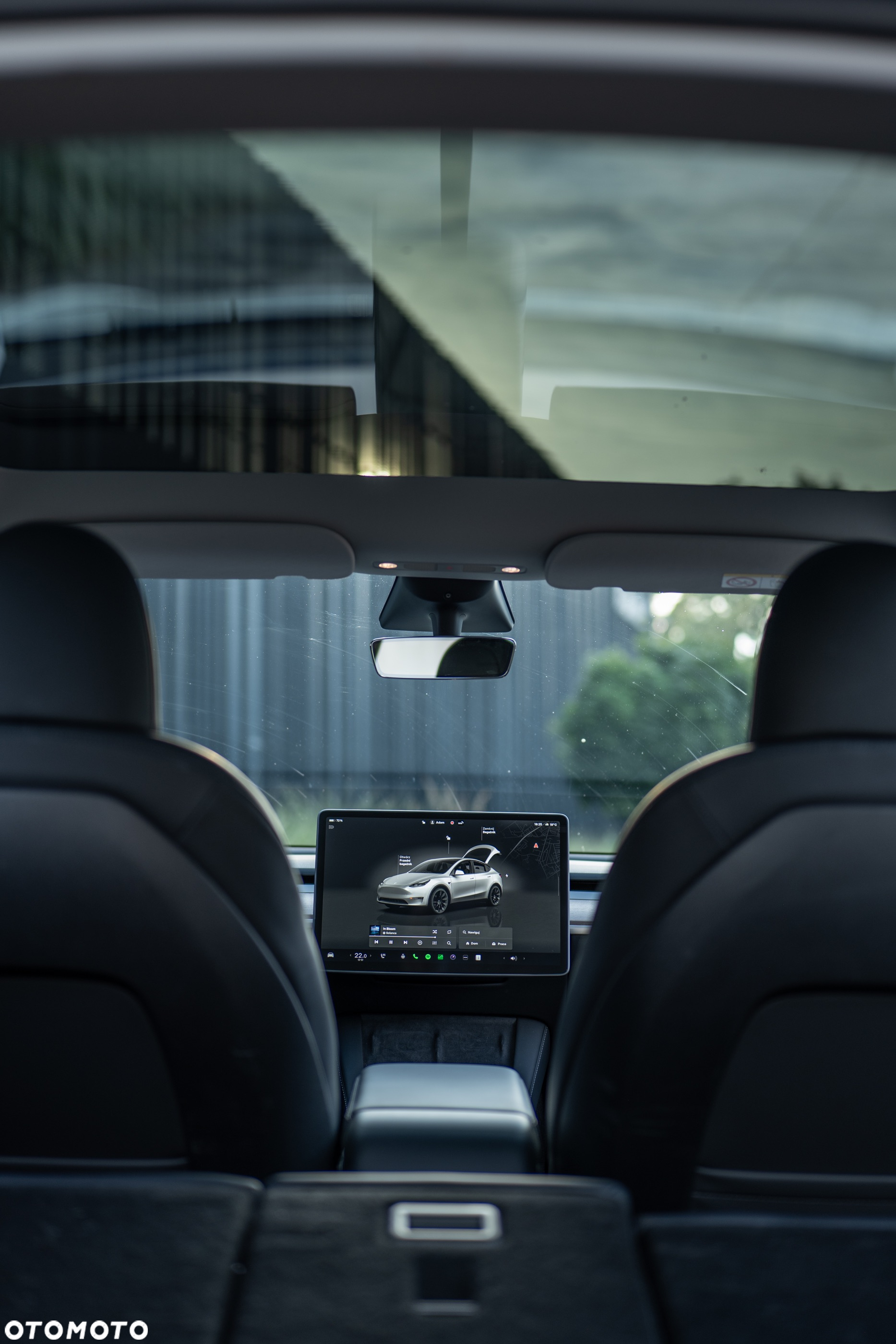 Tesla Y Long Range AWD - 17