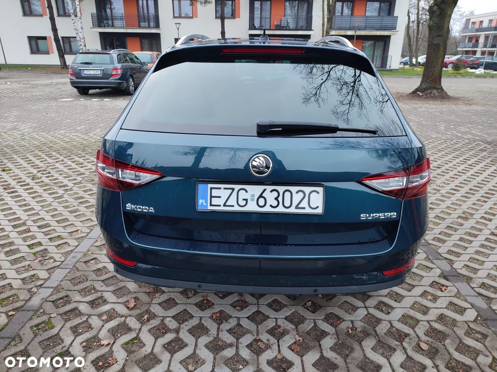 Skoda Superb 2.0 TDI DSG L&K - 9