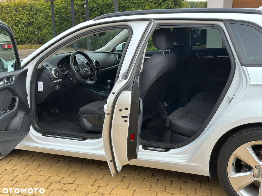 Audi A3 Sportback 1.4 TFSI Ambiente - 17