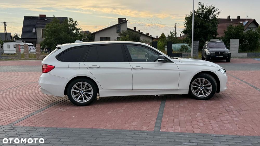 BMW Seria 3 325d Sport - 28