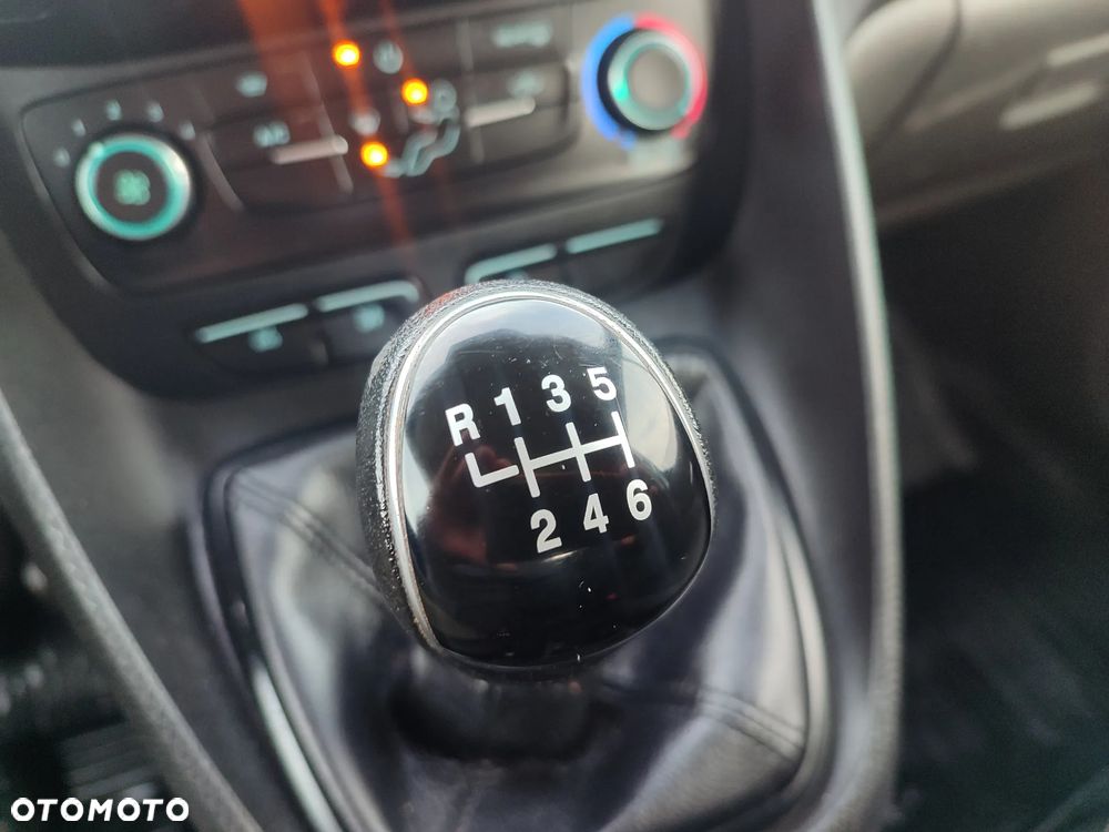 Ford Transit Connect - 17