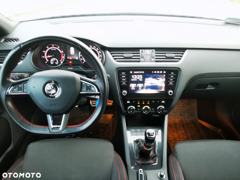 Skoda Octavia 2.0 TSI RS 230 - 12