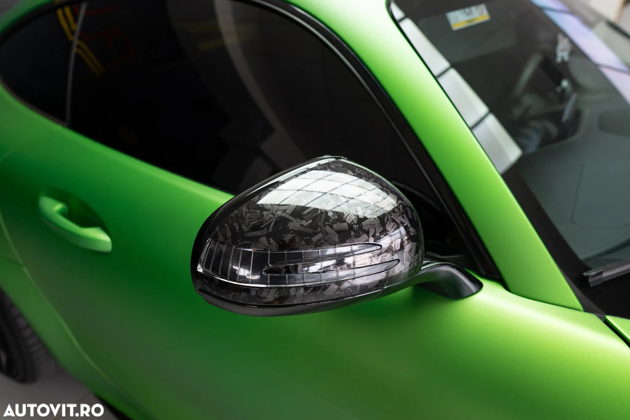 Mercedes-Benz AMG GT R - 8