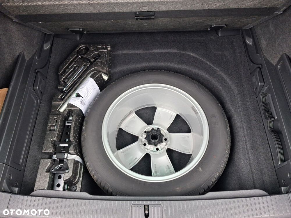 Volkswagen Passat - 33
