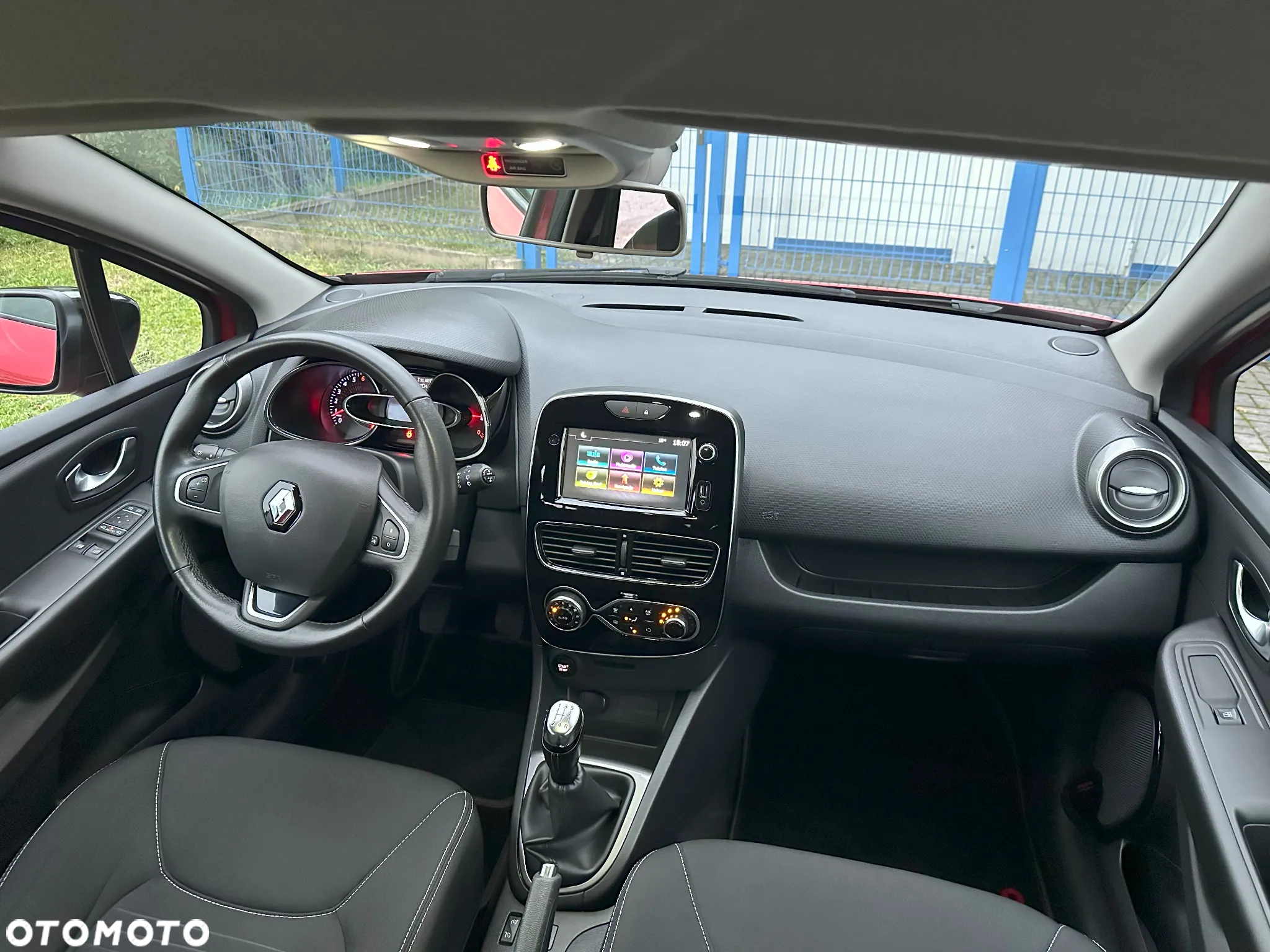 Renault Clio 1.2 16V Limited EU6 - 24
