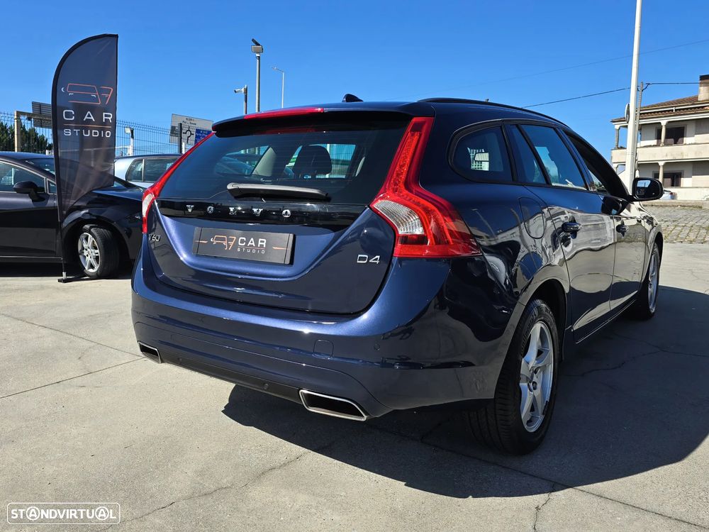 Volvo V60 2.0 D4 Kinetic - 24