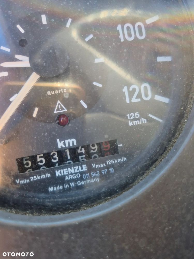 Mercedes-Benz 609 - 8