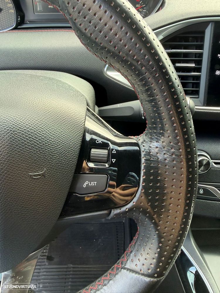 Peugeot 308 1.6 e-THP GTi - 38