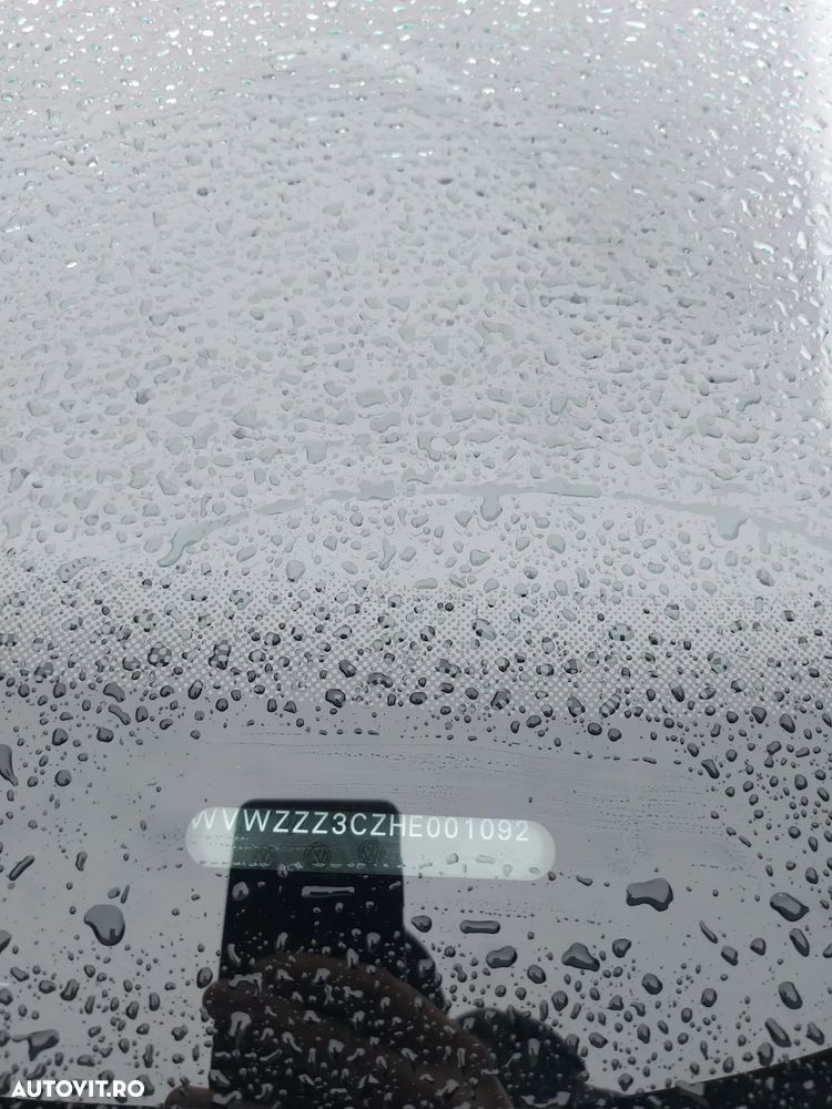 Volkswagen Passat Variant 2.0 TDI SCR DSG (BlueM. Tech) Comfortline - 9