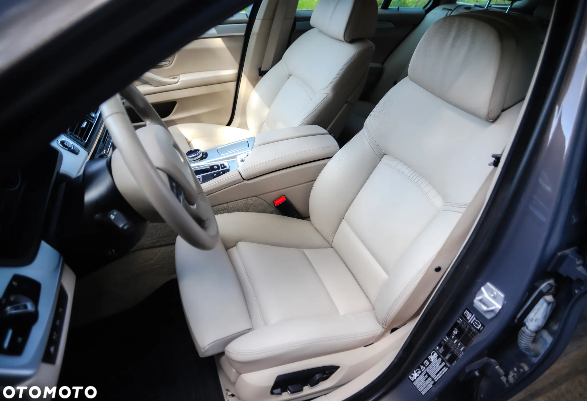 BMW Seria 5 535i xDrive Touring - 6