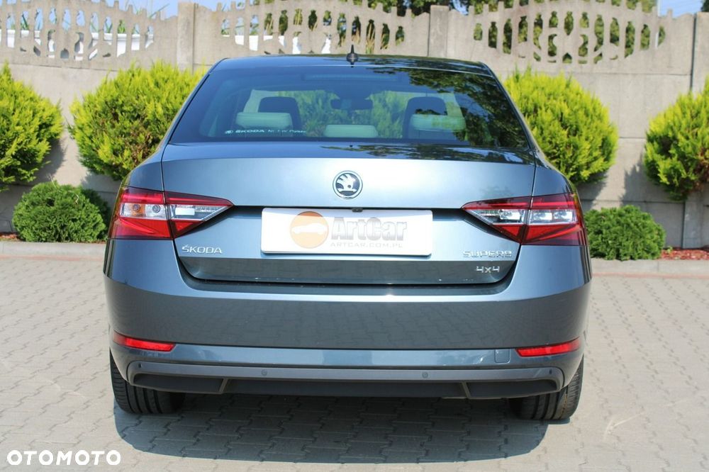 Skoda Superb 2.0 TDI 4x4 DSG L&K - 16