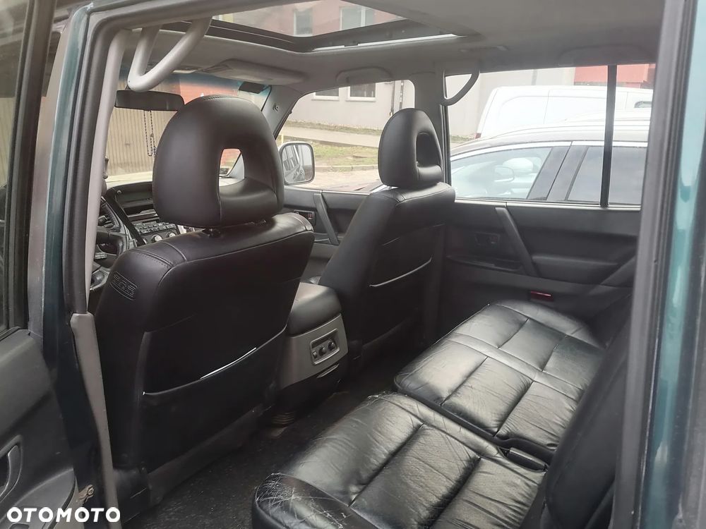 Mitsubishi Pajero - 8