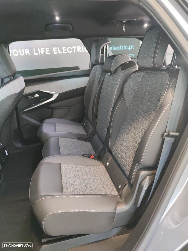 Peugeot E-5008 73 kWh Allure - 9
