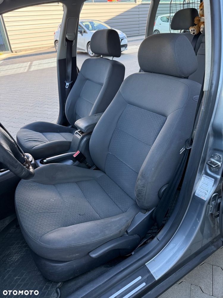 Volkswagen Passat 1.9 TDI Highline - 13