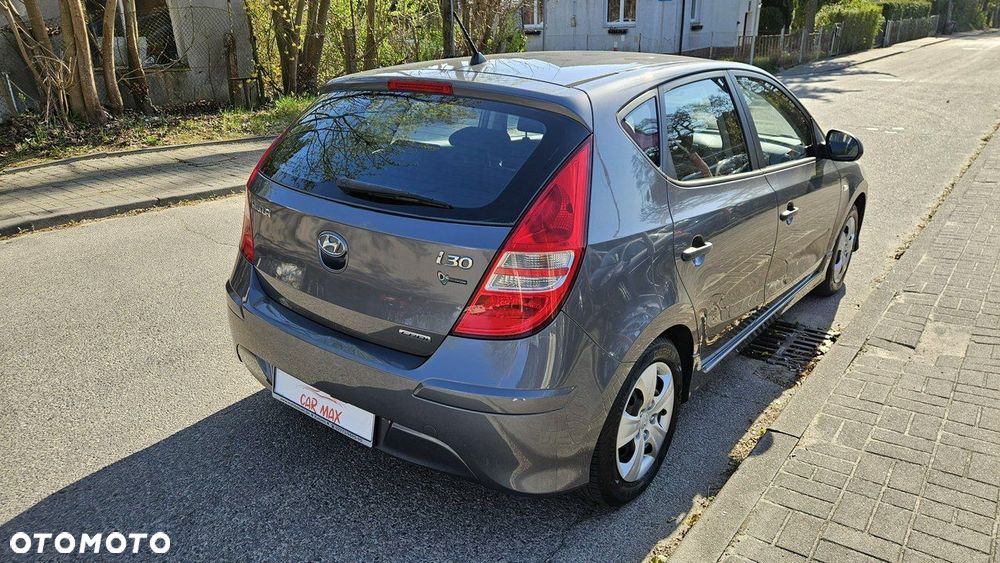 Hyundai i30 1.6 CRDi FIFA WM Edition - 8