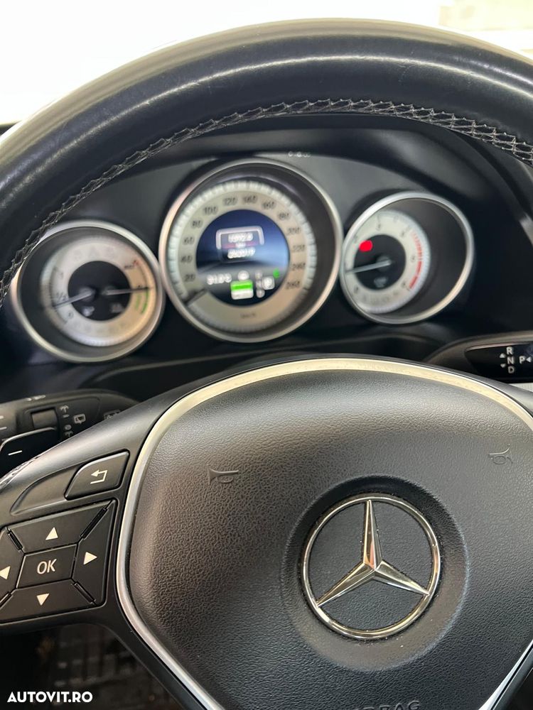 Mercedes-Benz E 300 BlueTEC Aut - 9