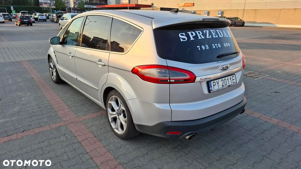 Ford S-Max - 17