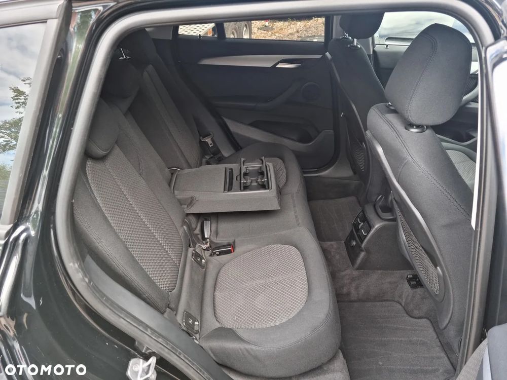 BMW X1 sDrive18i - 14