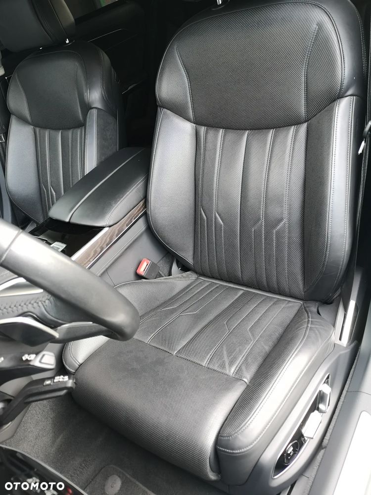 Audi A8 L 55 TFSI quattro tiptronic - 24