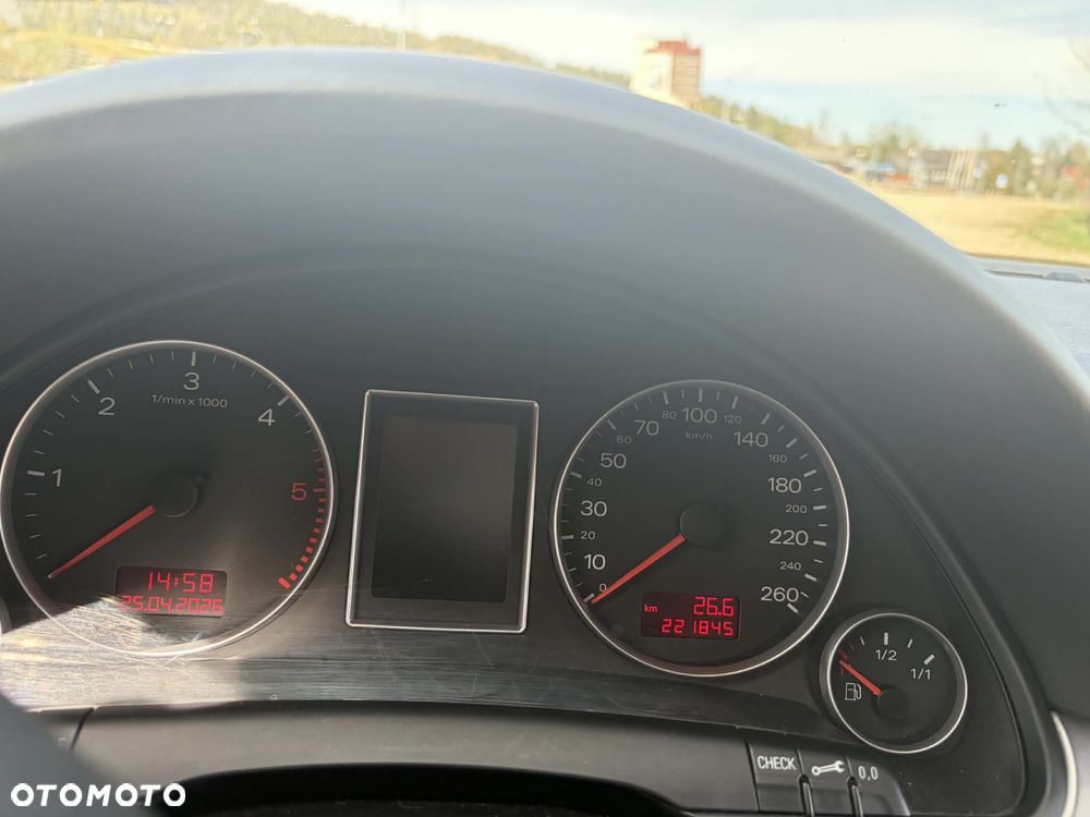Audi A4 Avant 2.0 TDI - 10
