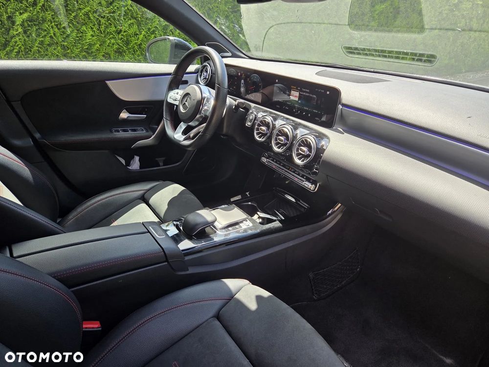 Mercedes-Benz Klasa A 220 4-Matic AMG Line 7G-DCT - 16