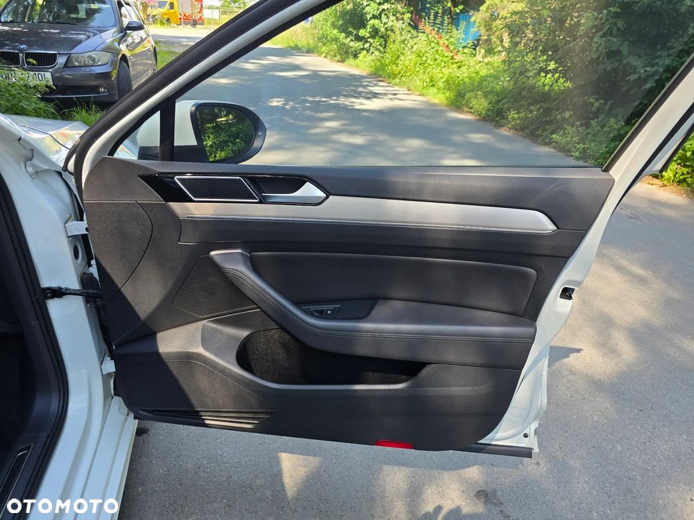 Volkswagen Passat 2.0 TDI SCR 4Mot DSG Highline - 33