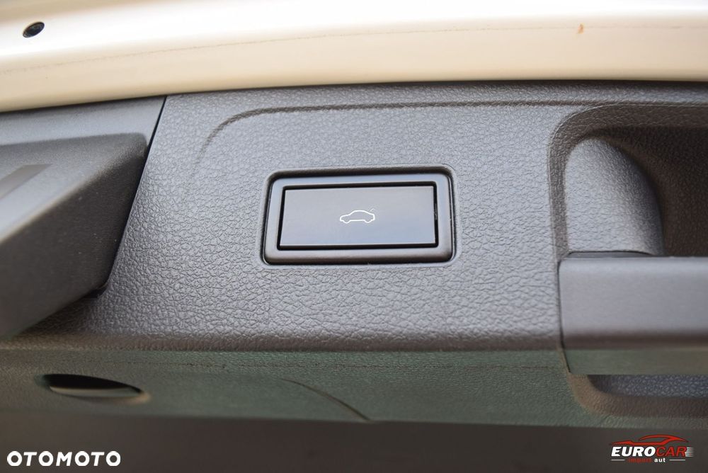 Volkswagen Passat - 35