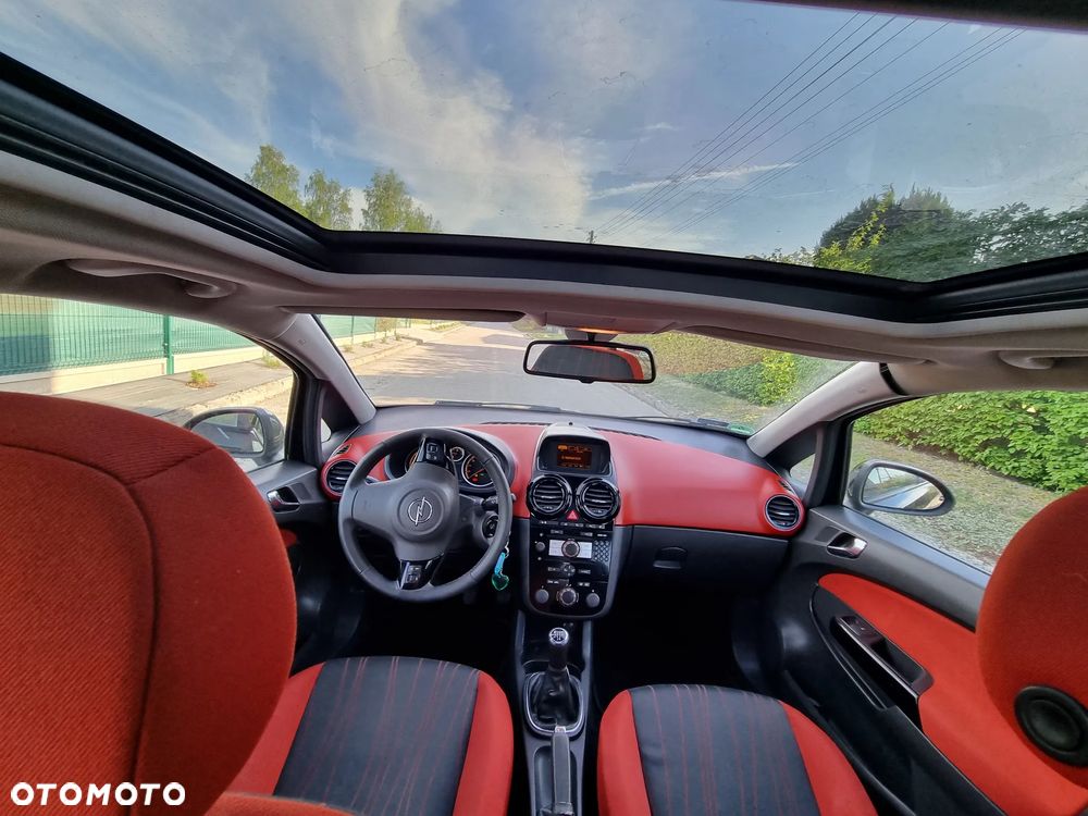 Opel Corsa 1.4 16V Cosmo - 8