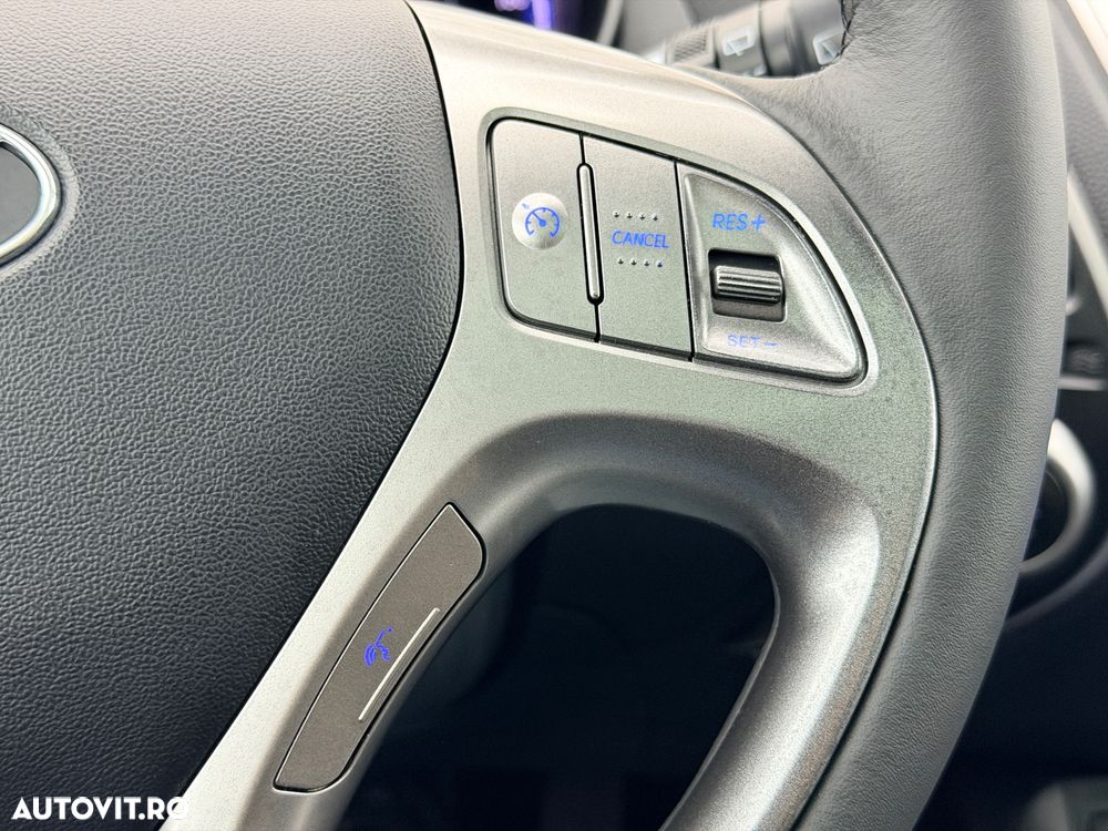 Hyundai ix35 2.0 CRDI 4WD Fifa World Cup Gold Edition - 25