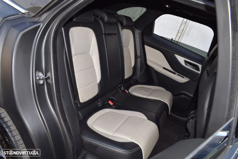 Jaguar F-Pace 2.0 i4D R-Sport - 36