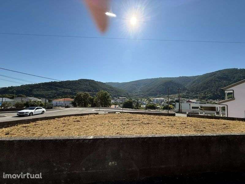 Terreno Urbano à Venda em Góis – Localização Privilegiada - Grande imagem: 3/5