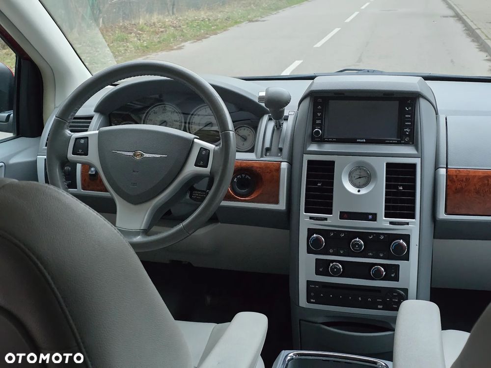 Chrysler Town & Country 3.8 Touring - 26