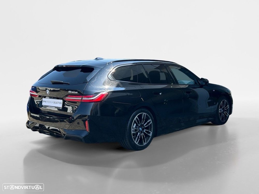 BMW 530 e Pack Desportivo M - 5