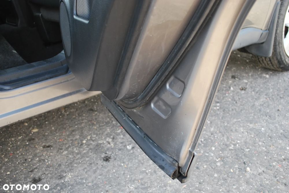 Nissan X-Trail 2.0 dCi 4x4 DPF LE - 24