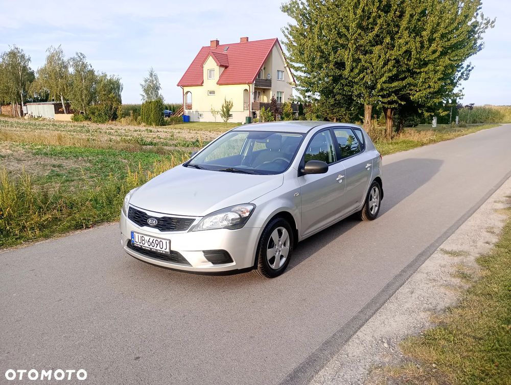 Kia Ceed 1.4 CVVT Attract - 24