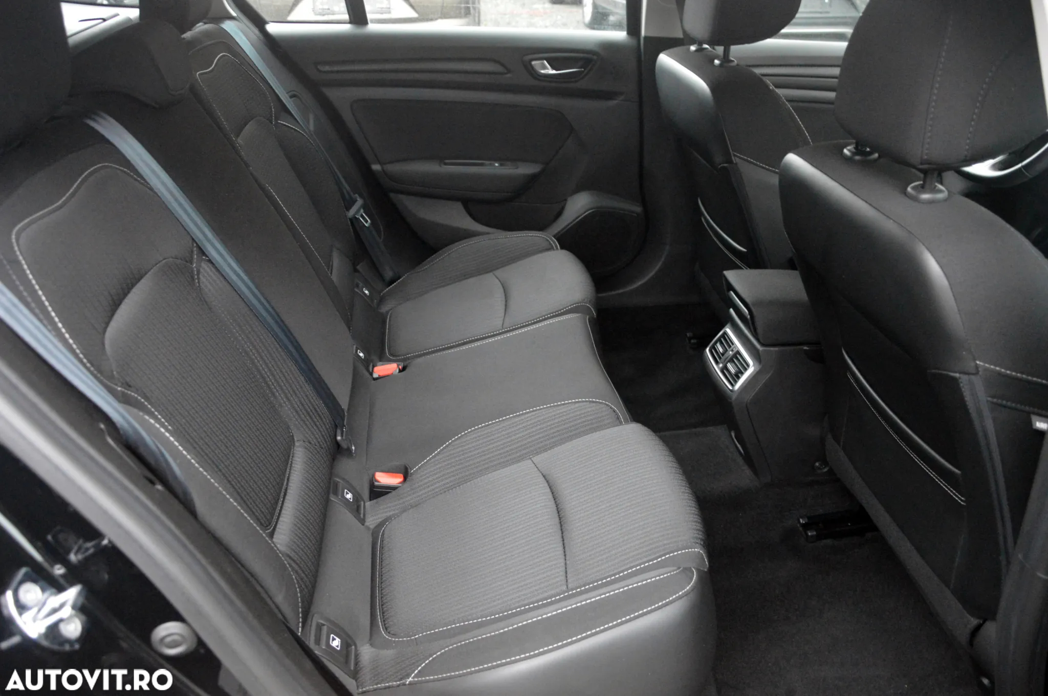 Renault Megane BLUE dCi 115 EDC BUSINESS EDITION - 23
