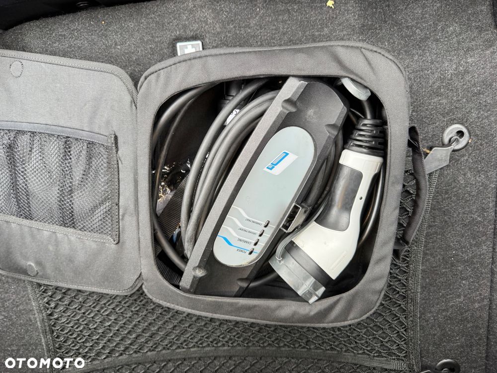 BMW Seria 3 330e iPerformance M Sport Shadow - 11