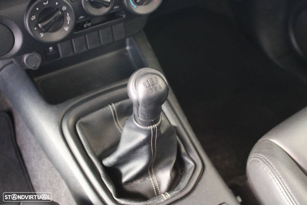 Toyota HILUX 2.4 D4D  2WD - 12