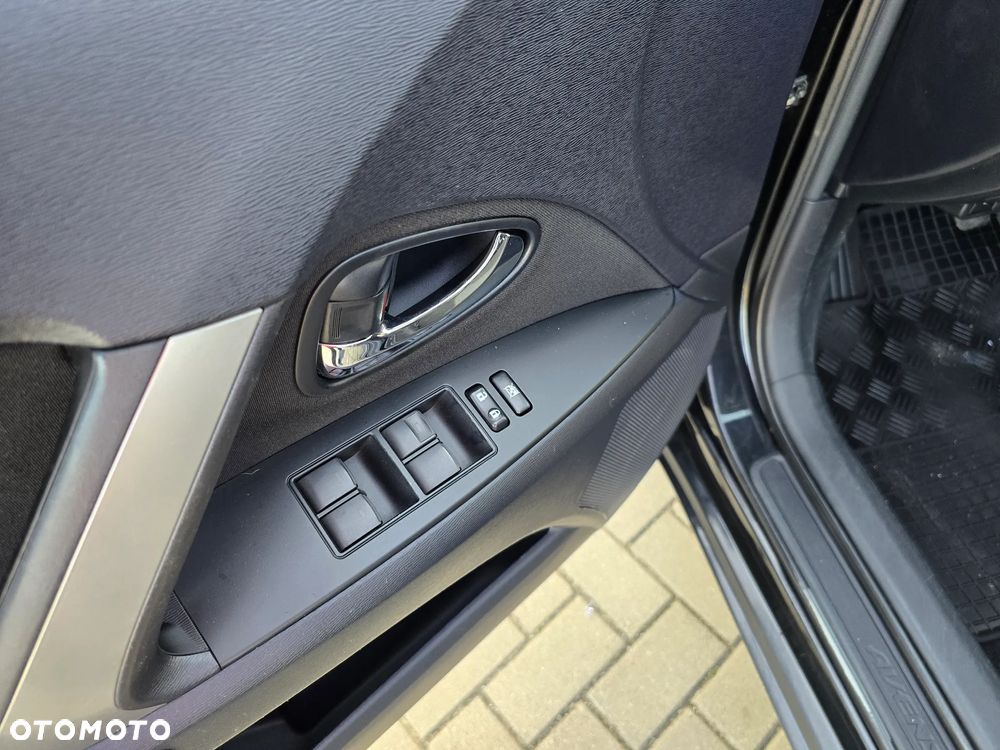 Toyota Avensis - 24