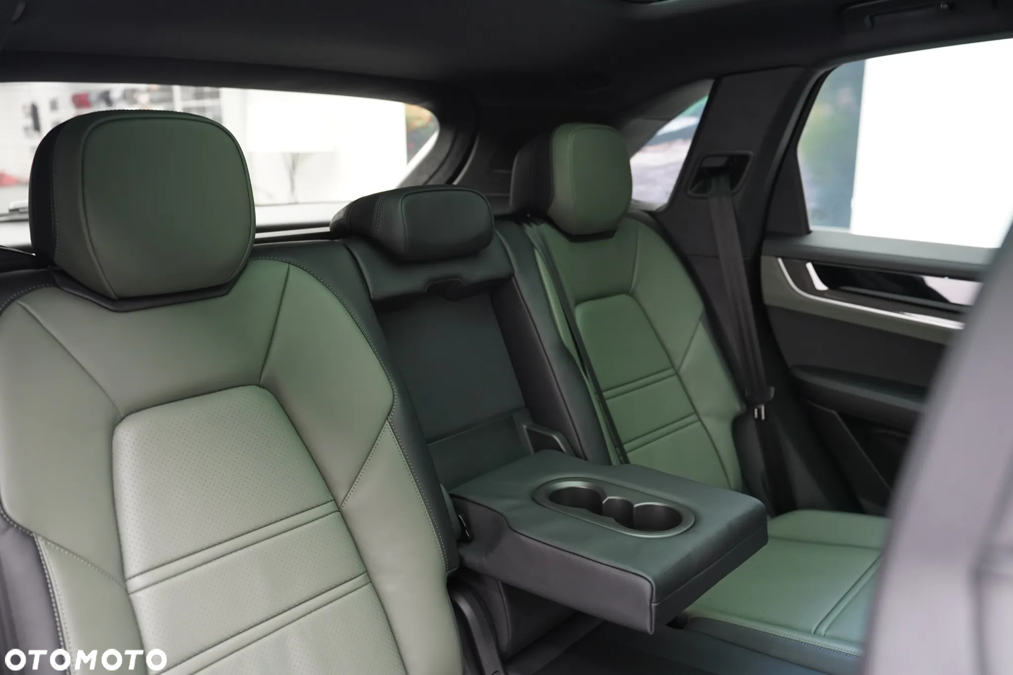 Porsche Cayenne - 11