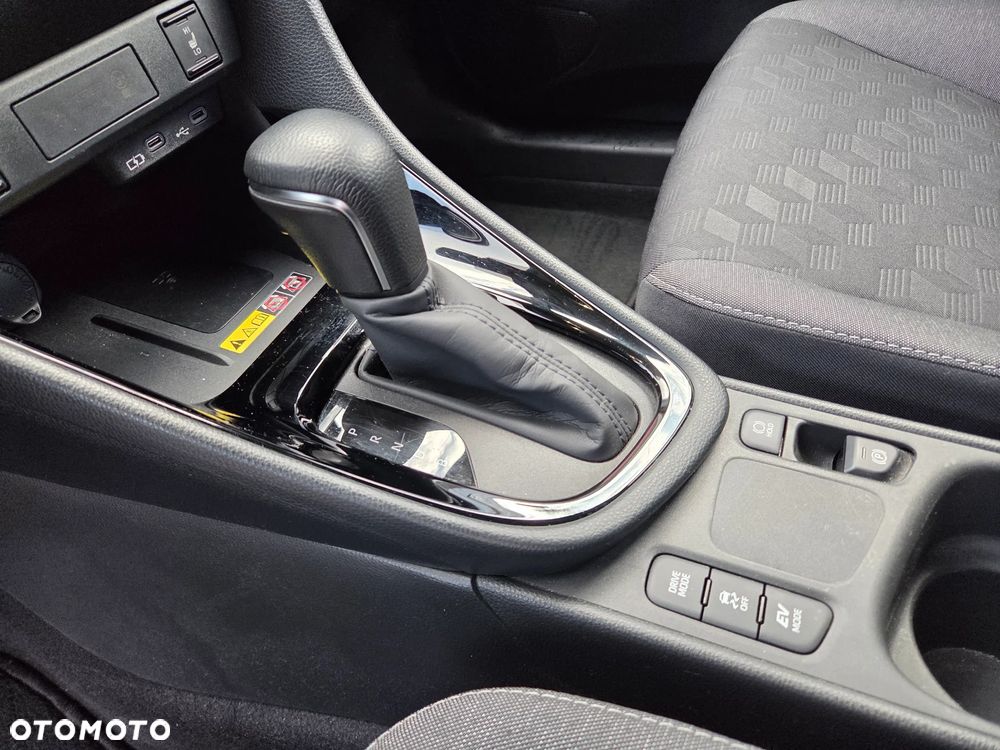 Toyota Yaris Hybrid 1.5 Style - 12