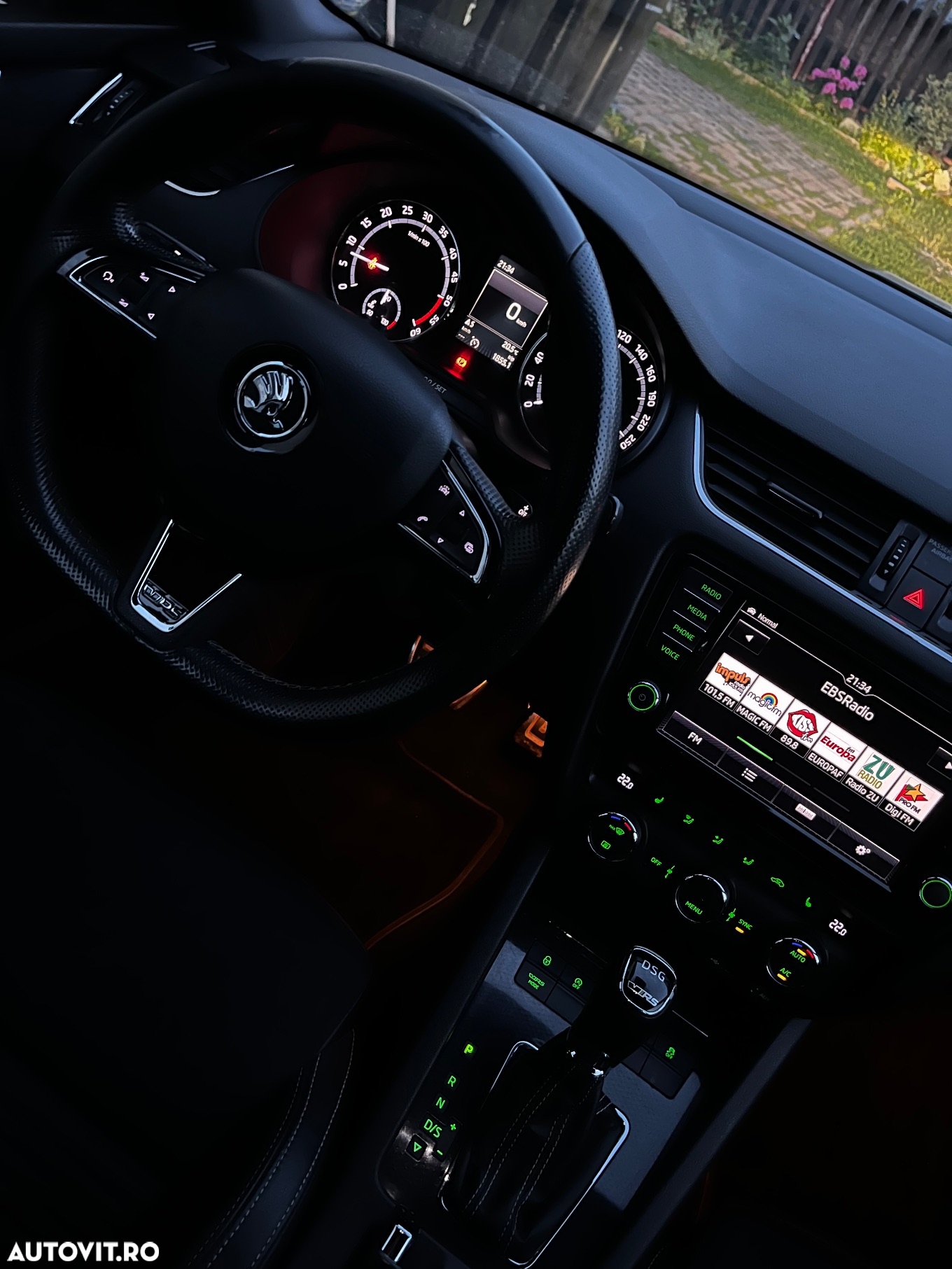 Skoda Octavia 2.0 TDI RS DSG - 25