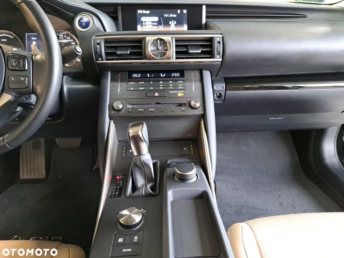 Lexus IS - 20