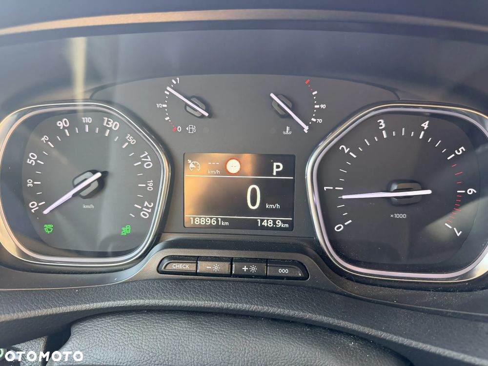 Opel Vivaro C L3H1 long xenon webasto bogate wyposażenie - 14