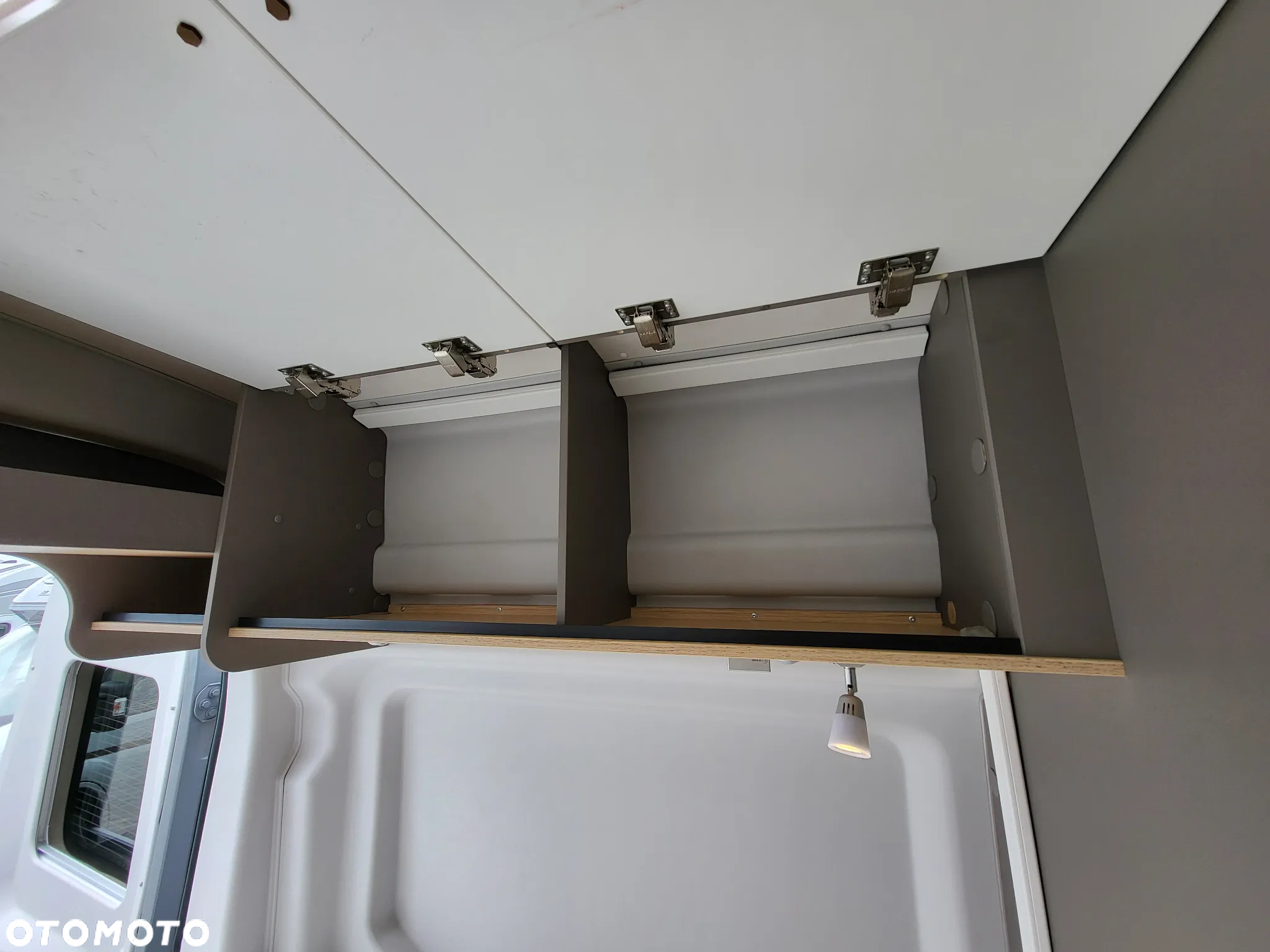 LMC INNOVAN 590 - Kampervan dla 2-3 osób - 36