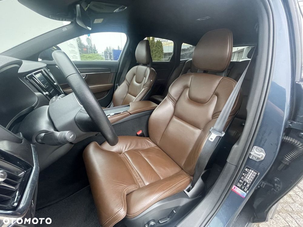 Volvo V90 Cross Country - 10